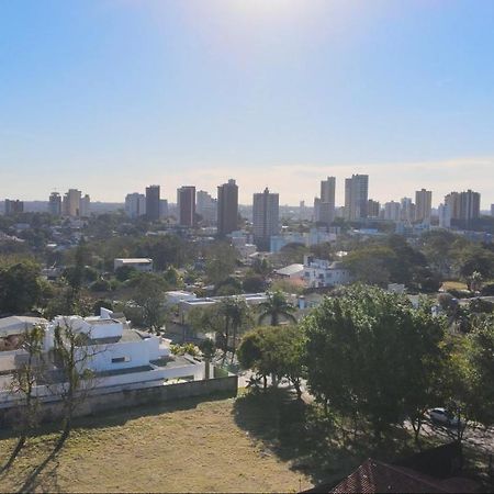 Unidade Independente E Confortavel, Em Sobrado Residencial No Coracao De Foz! Terreo E Piscina Compartilhada Фос ду Игуасу Екстериор снимка